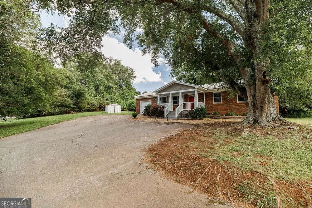 391 Gober RD Bishop, GA 30621