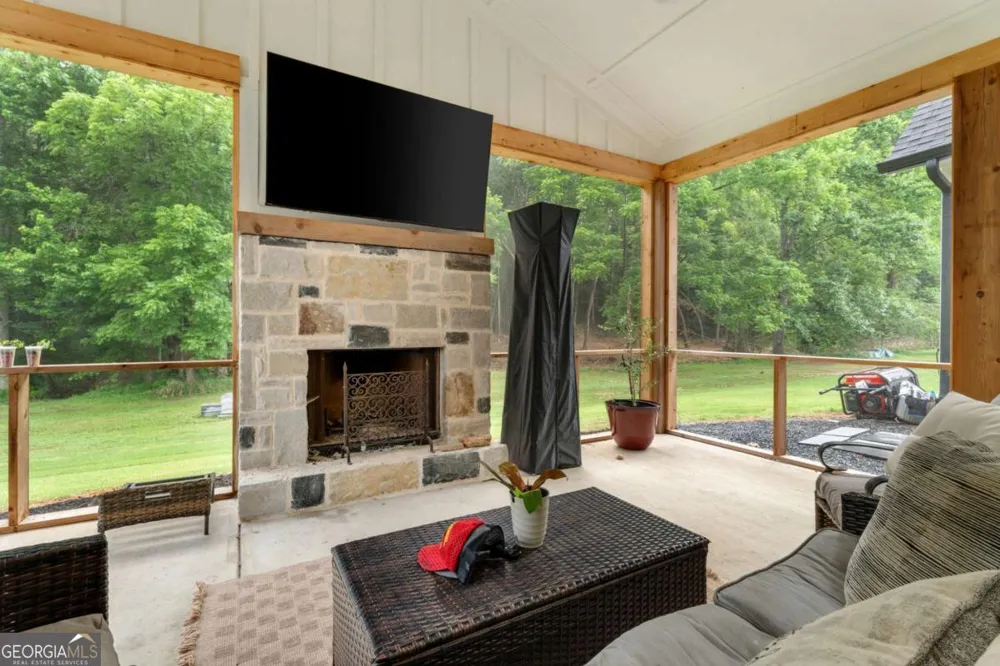 1485 Duffy Grizzle RD Dahlonega, GA 30533