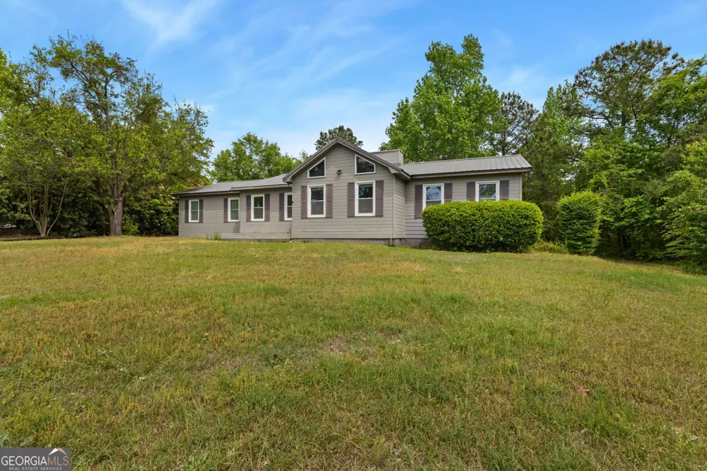 121 Girl Scout RD Lizella, GA 31052