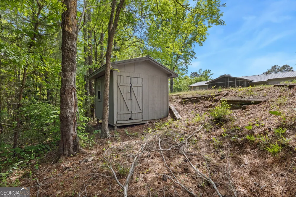 121 Girl Scout RD Lizella, GA 31052