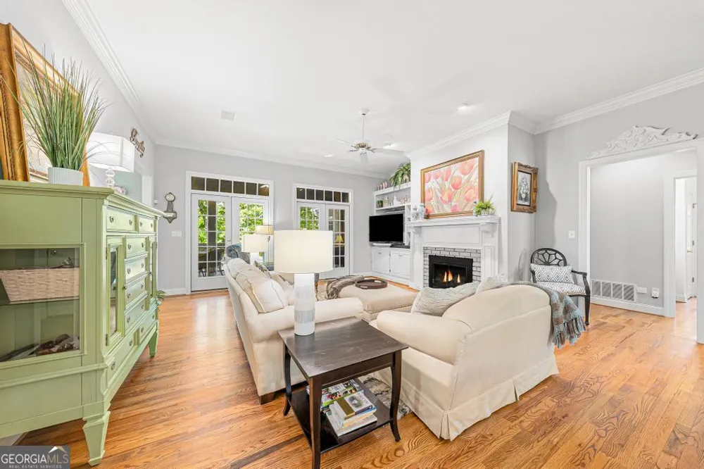 1230 Melody LN Hartwell, GA 30643