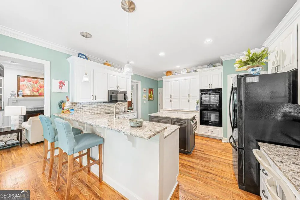 1230 Melody LN Hartwell, GA 30643