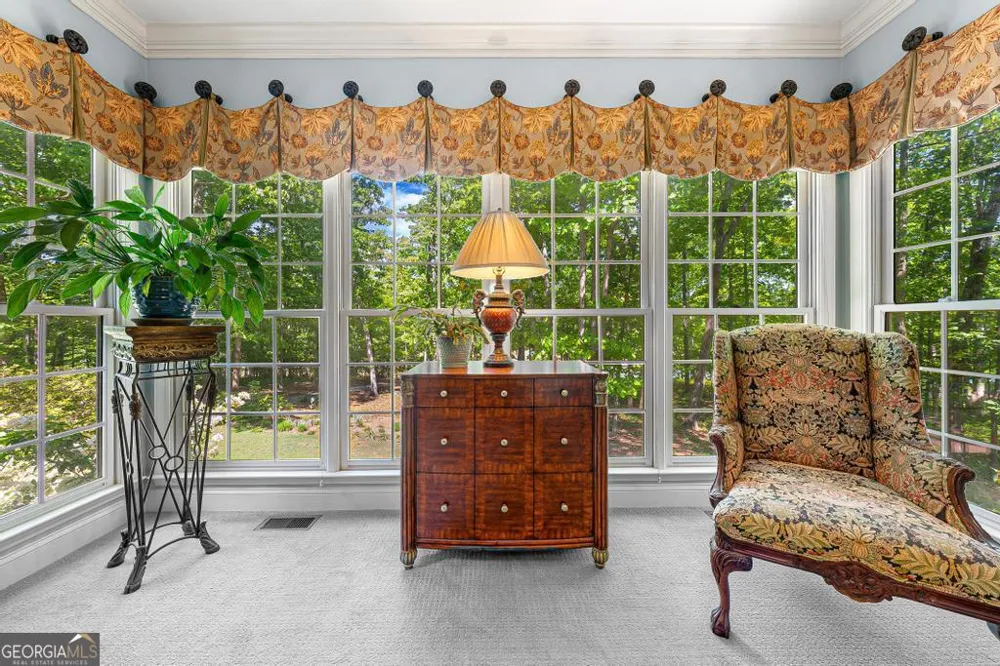 1230 Melody LN Hartwell, GA 30643