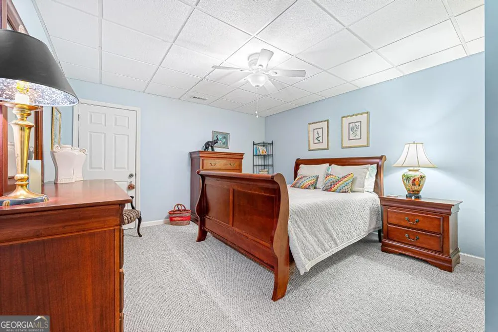 1230 Melody LN Hartwell, GA 30643