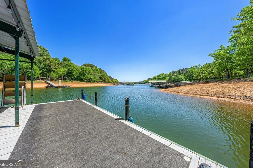 1230 Melody LN Hartwell, GA 30643