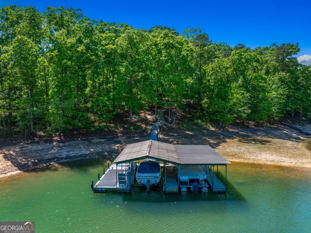 1230 Melody LN Hartwell, GA 30643