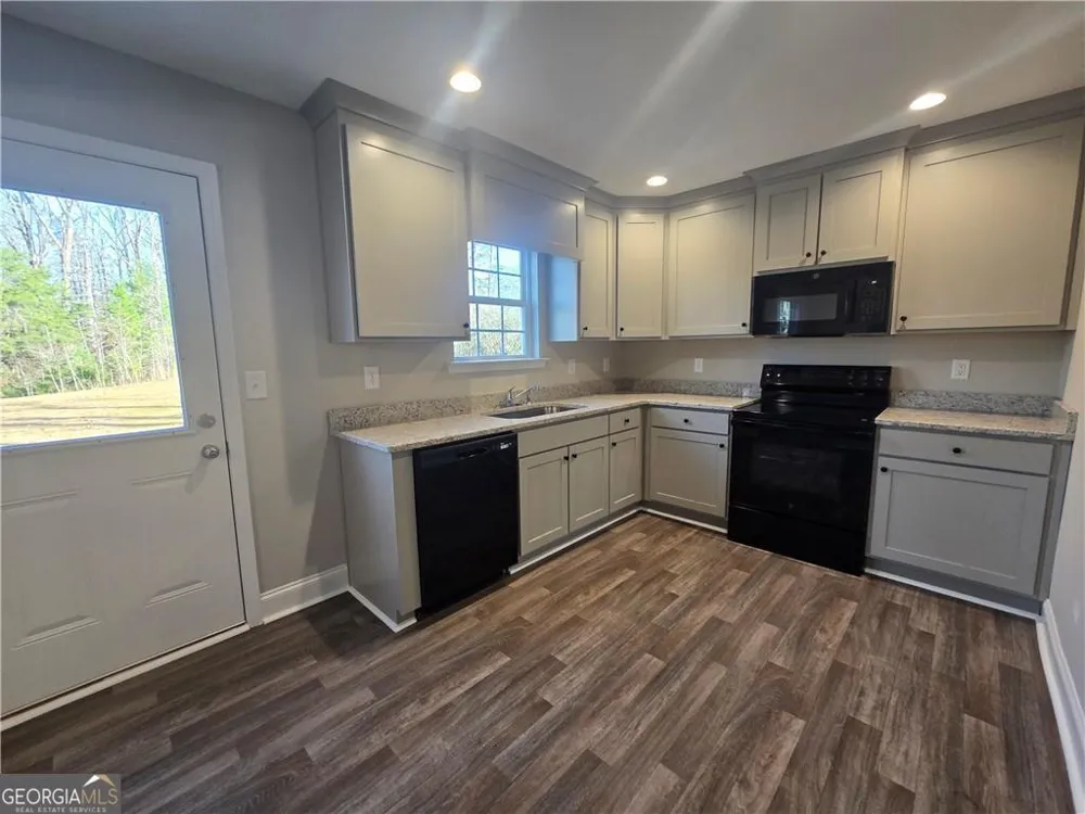 2978 Cannon Bridge RD Demorest, GA 30535