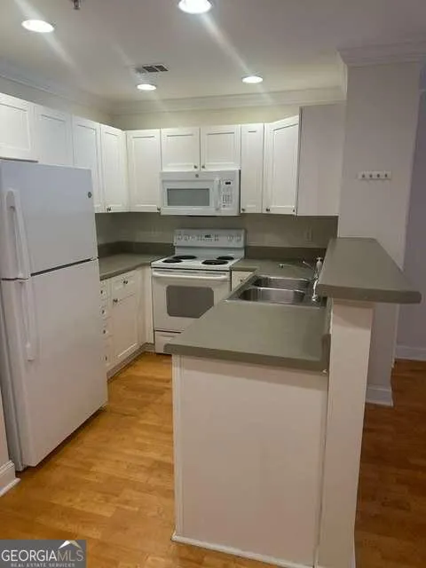 490 Barnett Shoals RD Athens, GA 30605