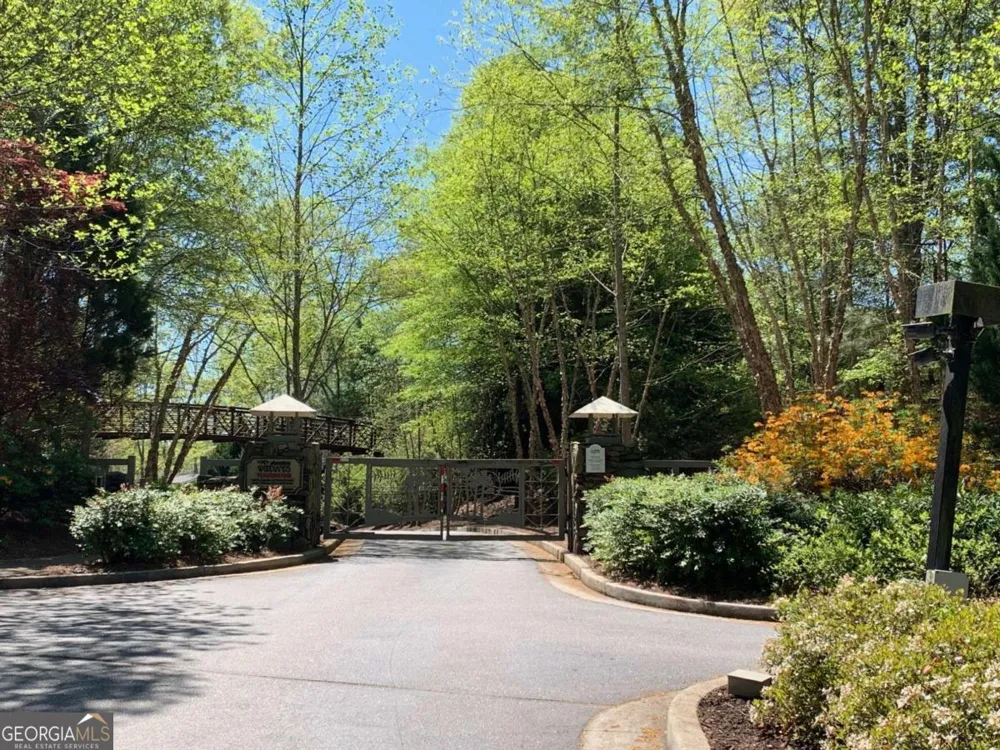 490 Barnett Shoals RD Athens, GA 30605