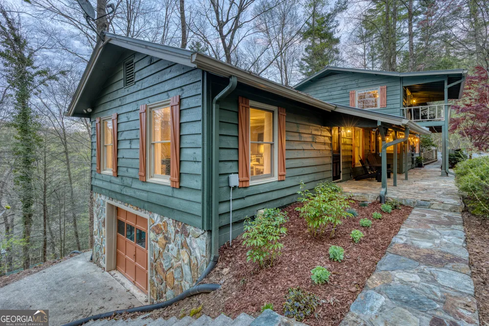 145 River Bend LN Blue Ridge, GA 30513