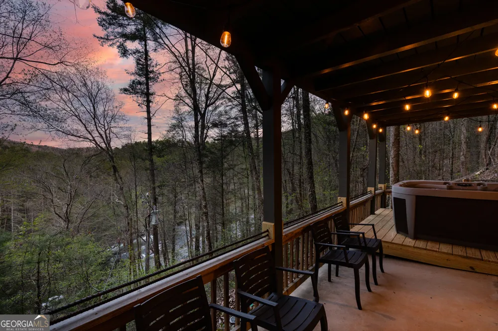 145 River Bend LN Blue Ridge, GA 30513