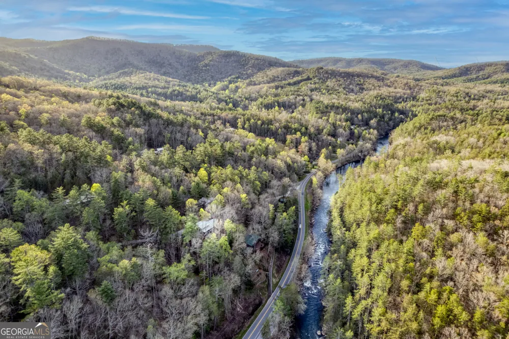 145 River Bend LN Blue Ridge, GA 30513