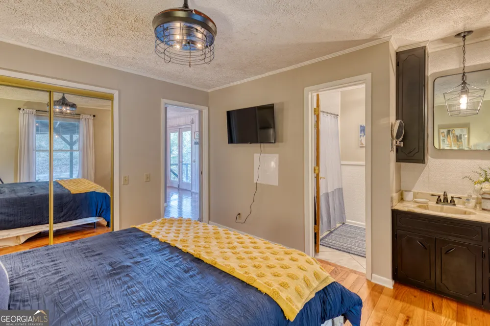 145 River Bend LN Blue Ridge, GA 30513