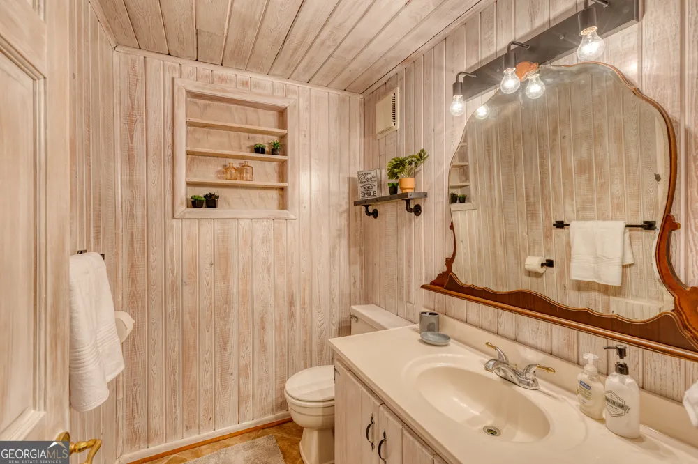 145 River Bend LN Blue Ridge, GA 30513