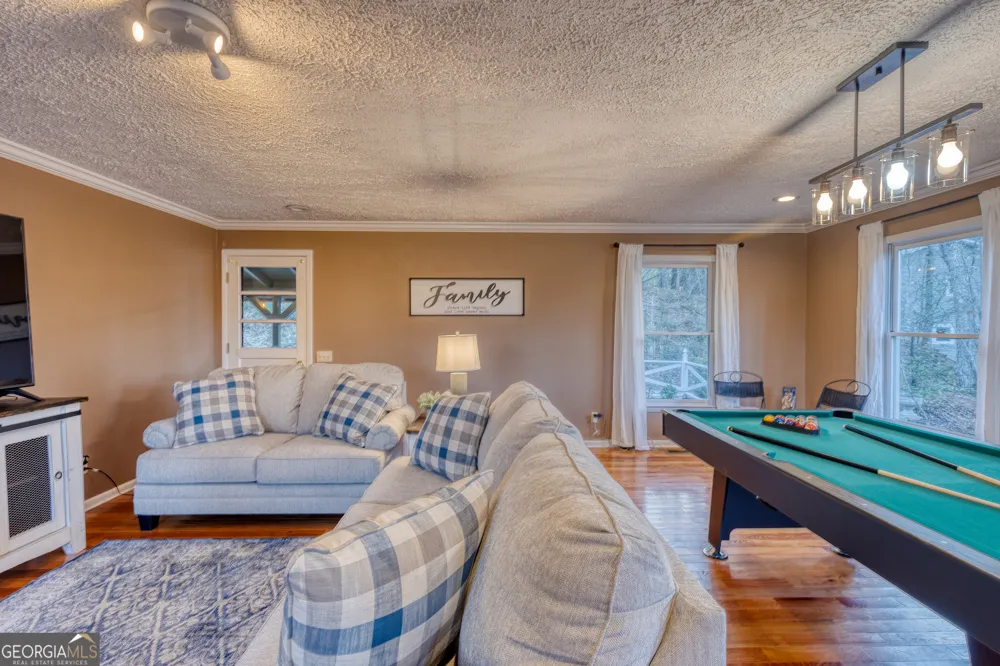 145 River Bend LN Blue Ridge, GA 30513