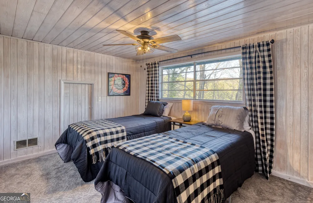 145 River Bend LN Blue Ridge, GA 30513