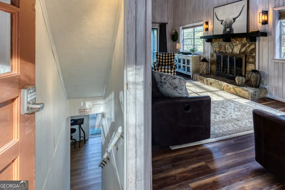 145 River Bend LN Blue Ridge, GA 30513