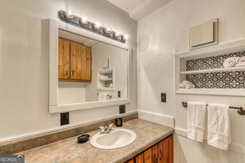 145 River Bend LN Blue Ridge, GA 30513