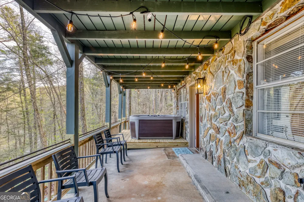 145 River Bend LN Blue Ridge, GA 30513