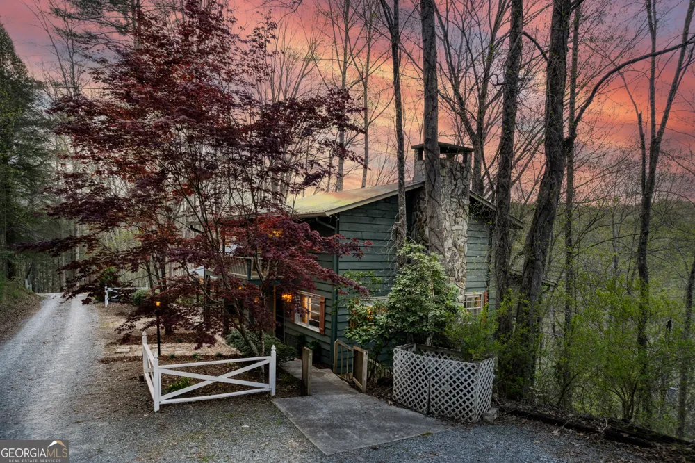 145 River Bend LN Blue Ridge, GA 30513