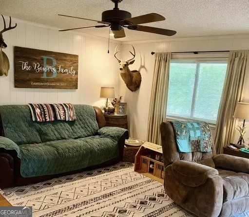 74 Hanshaw DR Rock Spring, GA 30739