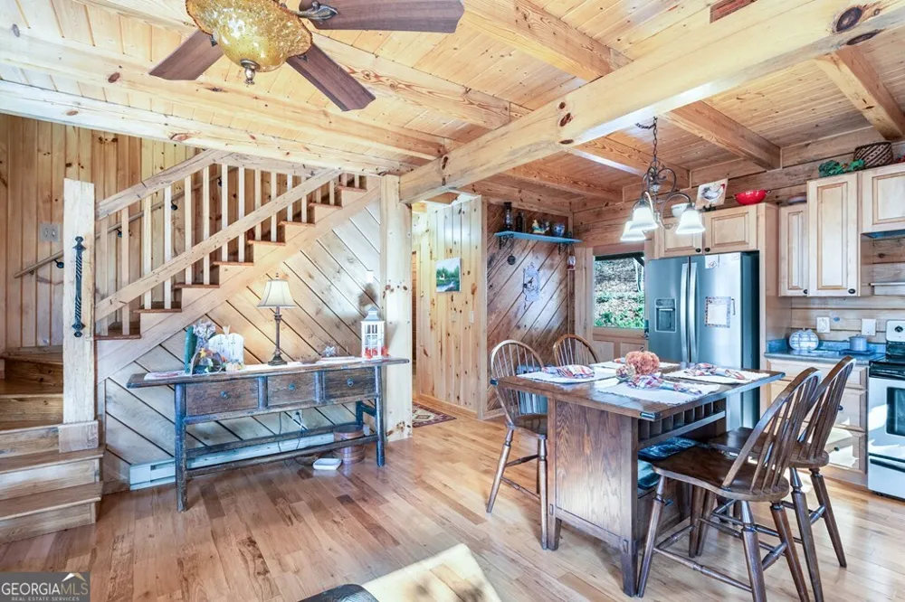 488 Smith RD Brasstown, NC 28902