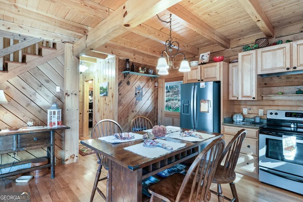 488 Smith RD Brasstown, NC 28902