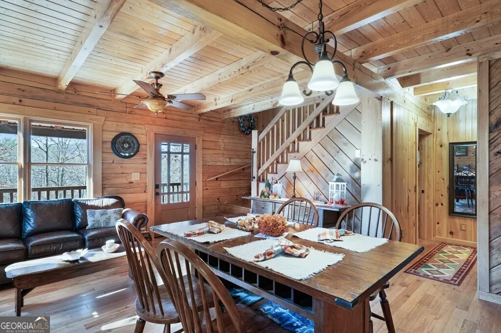 488 Smith RD Brasstown, NC 28902