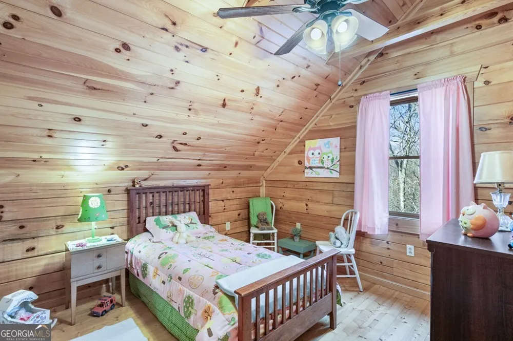 488 Smith RD Brasstown, NC 28902