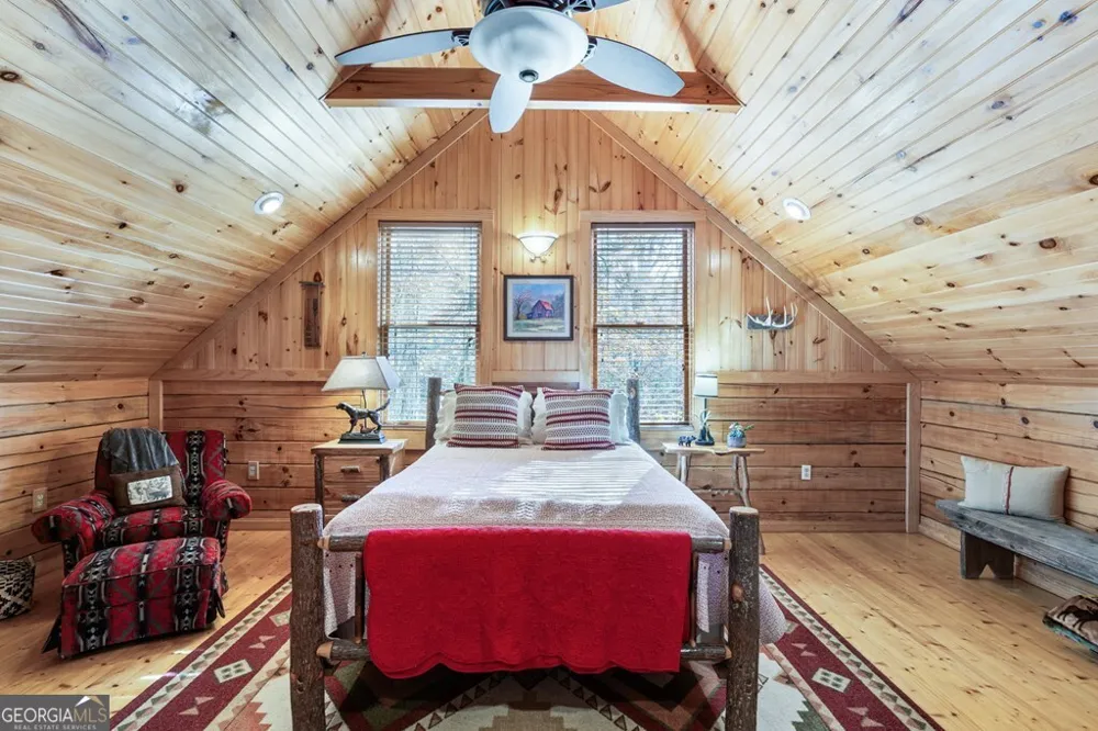 488 Smith RD Brasstown, NC 28902