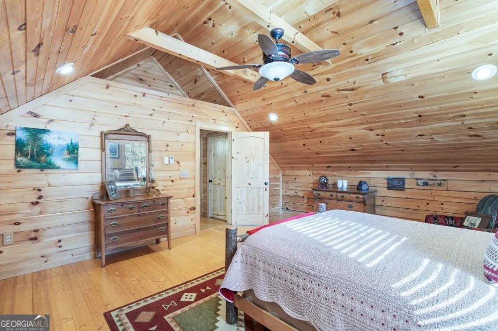 488 Smith RD Brasstown, NC 28902