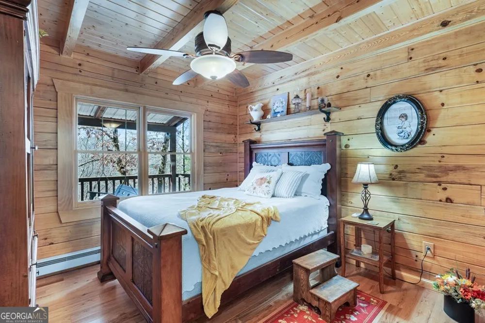 488 Smith RD Brasstown, NC 28902