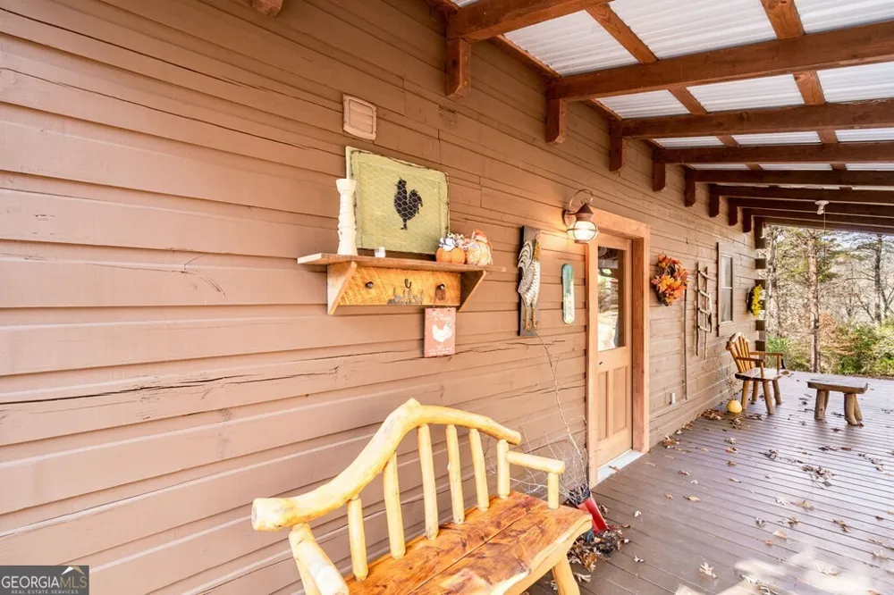 488 Smith RD Brasstown, NC 28902