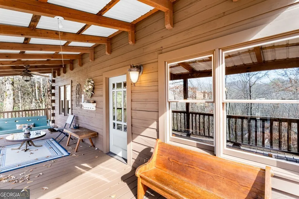 488 Smith RD Brasstown, NC 28902