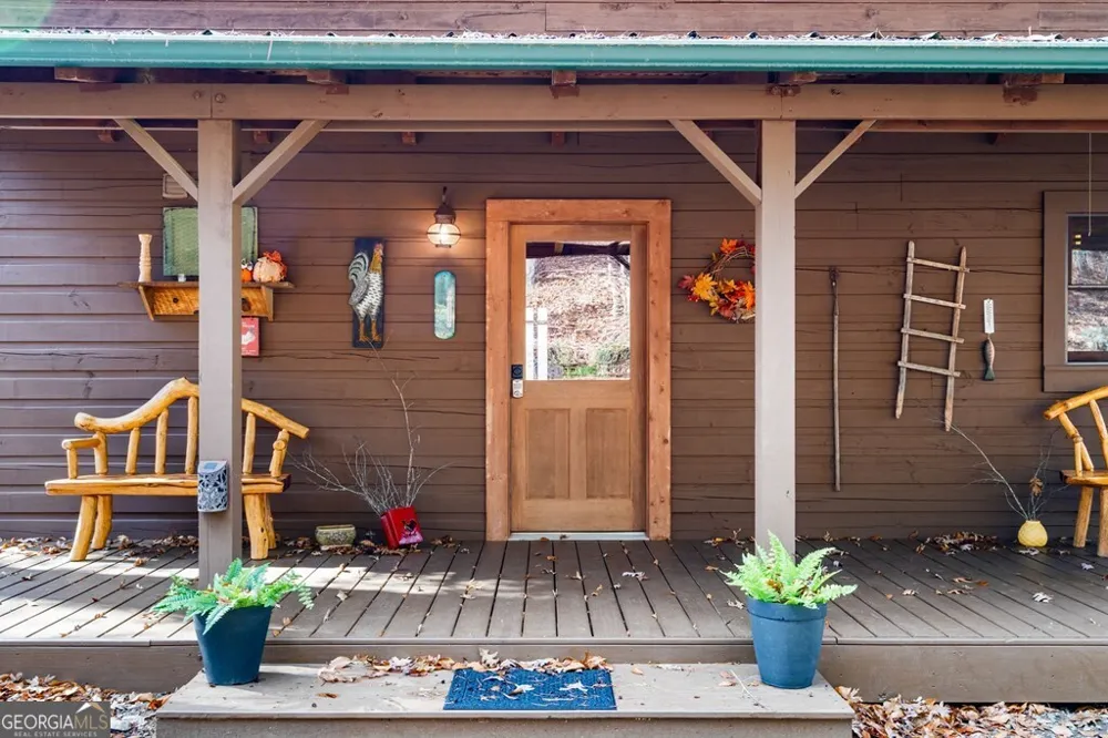 488 Smith RD Brasstown, NC 28902