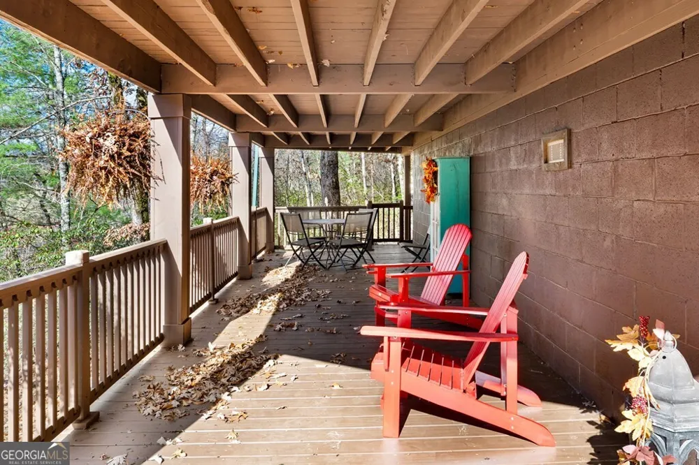 488 Smith RD Brasstown, NC 28902