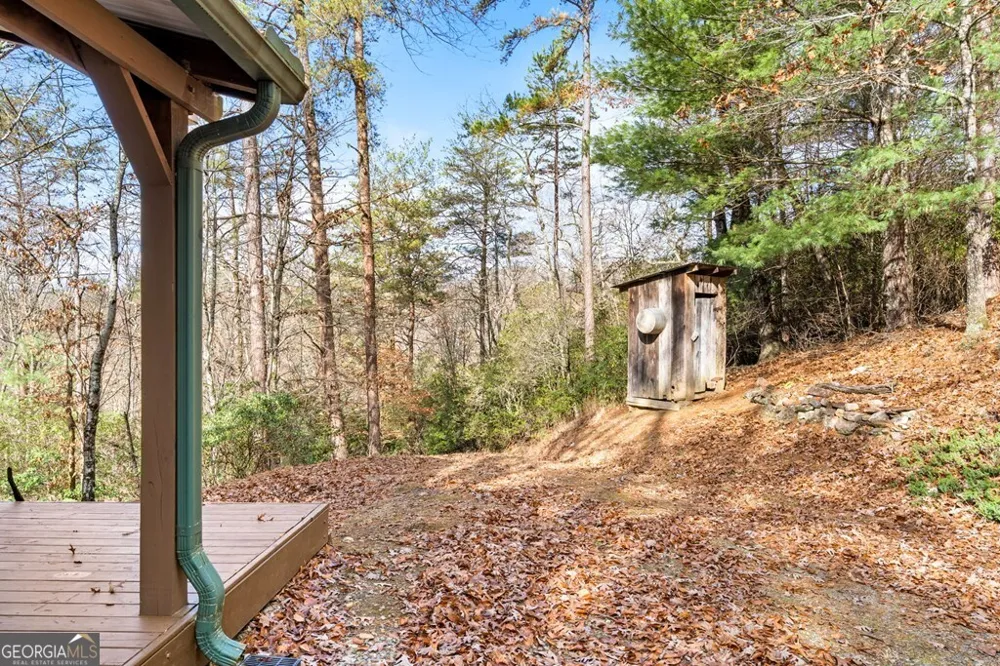 488 Smith RD Brasstown, NC 28902