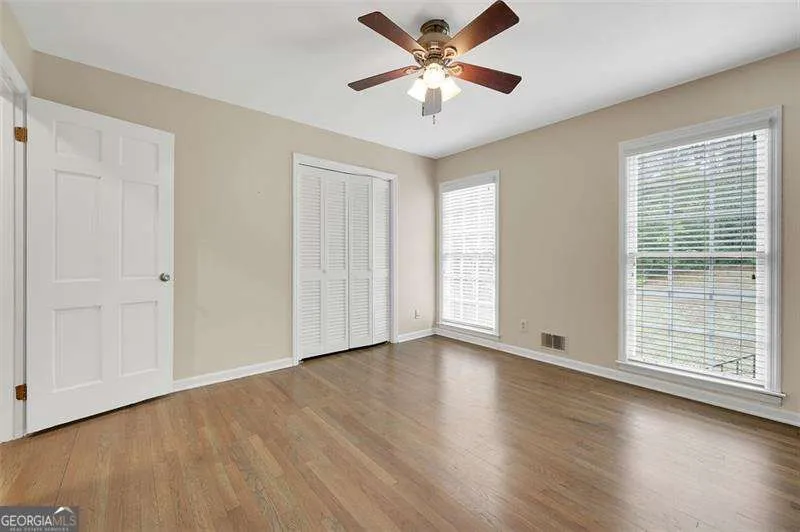 4517 E KINGS POINT CIR Dunwoody, GA 30338