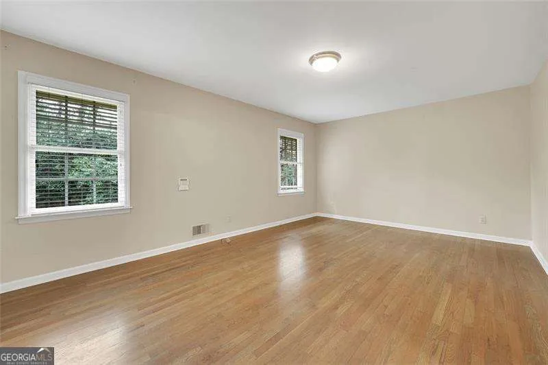 4517 E KINGS POINT CIR Dunwoody, GA 30338