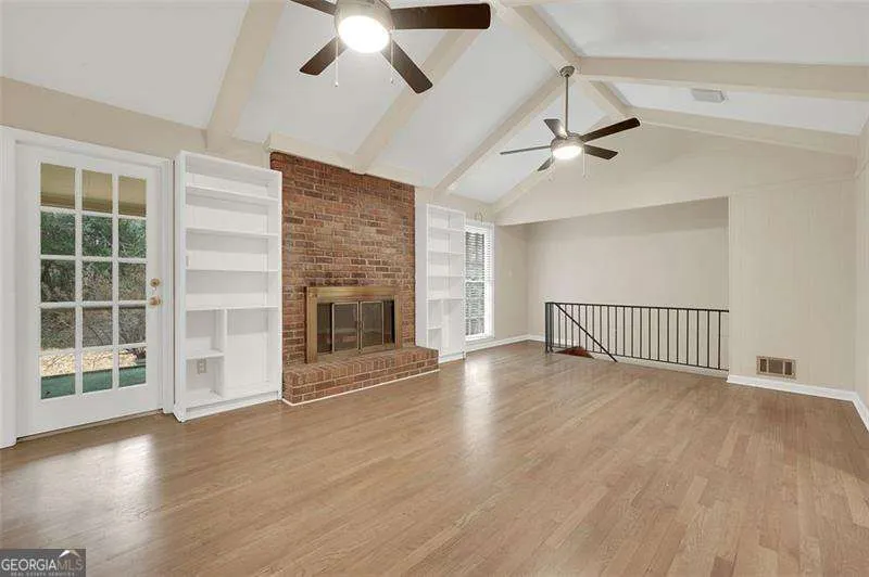 4517 E KINGS POINT CIR Dunwoody, GA 30338