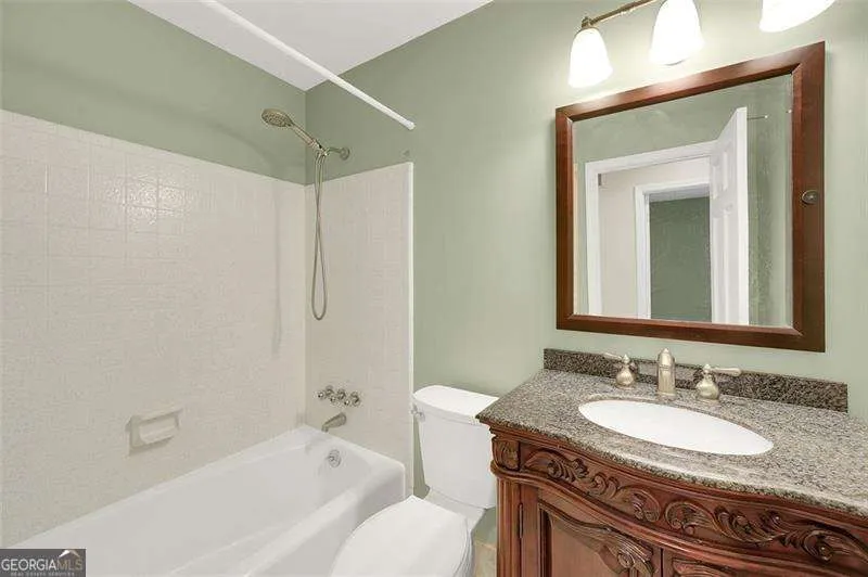 4517 E KINGS POINT CIR Dunwoody, GA 30338