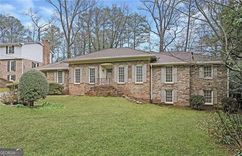 4517 E KINGS POINT CIR Dunwoody, GA 30338
