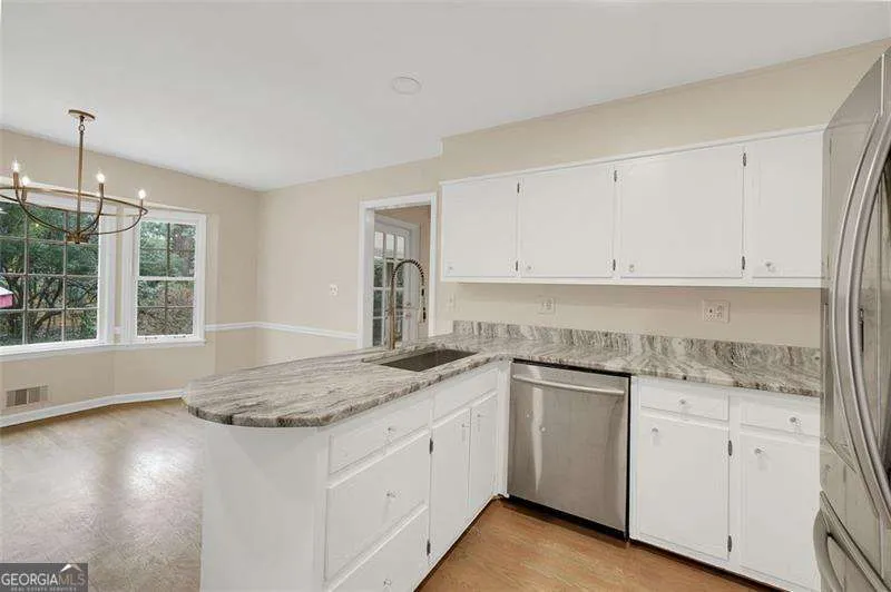 4517 E KINGS POINT CIR Dunwoody, GA 30338