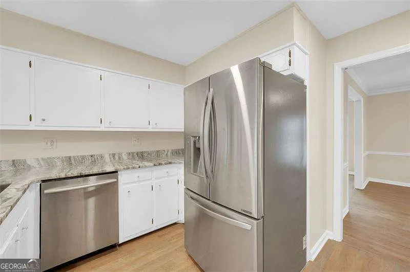 4517 E KINGS POINT CIR Dunwoody, GA 30338
