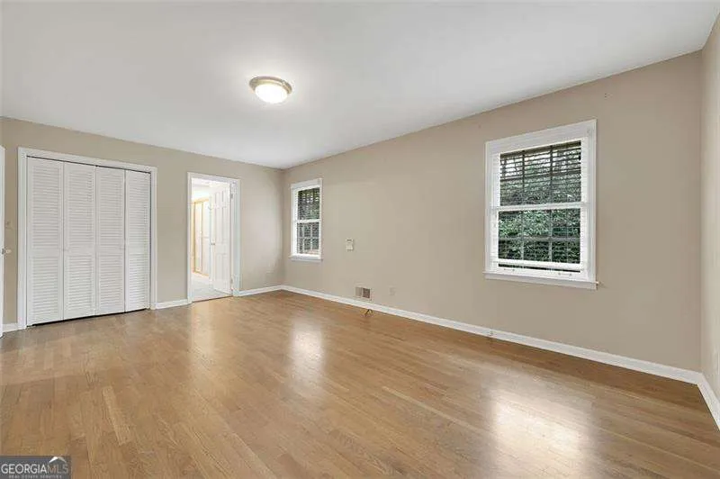4517 E KINGS POINT CIR Dunwoody, GA 30338