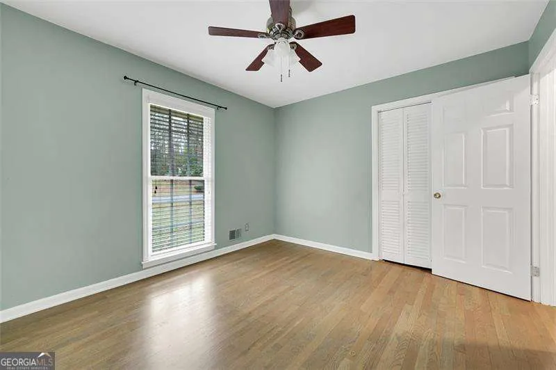 4517 E KINGS POINT CIR Dunwoody, GA 30338