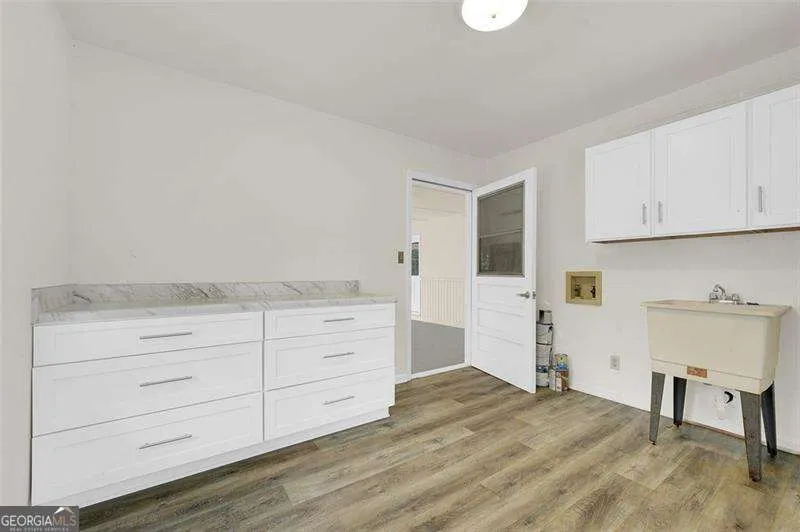 4517 E KINGS POINT CIR Dunwoody, GA 30338
