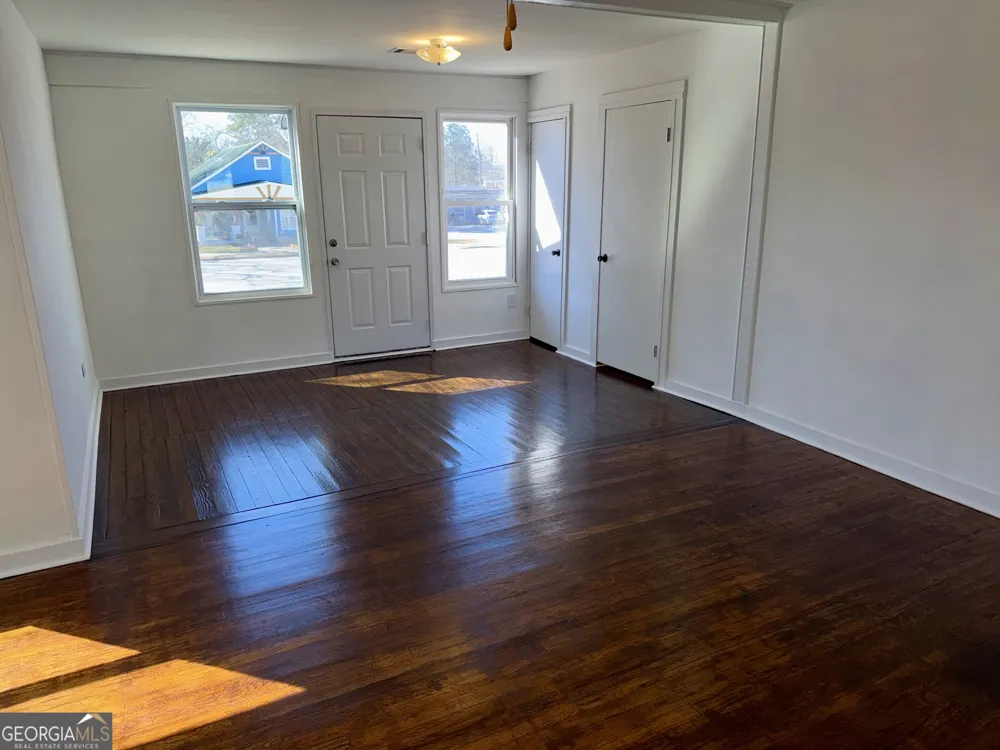 196 College AVE Elberton, GA 30635