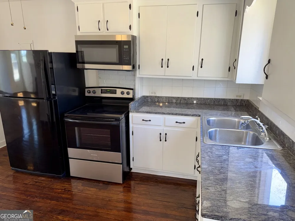 196 College AVE Elberton, GA 30635