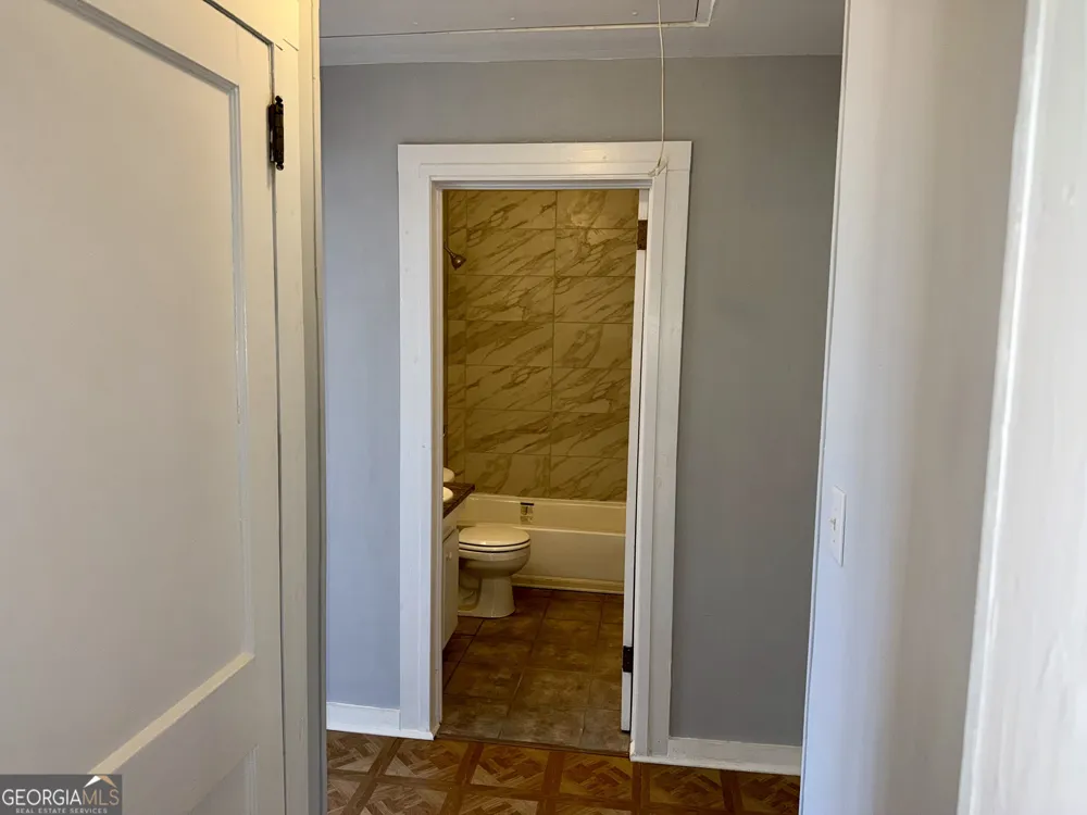 196 College AVE Elberton, GA 30635